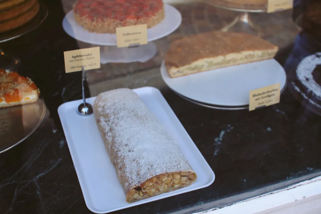 Frankfurt Traditional Food and Apple Wine Guide: 10 Things to Know
