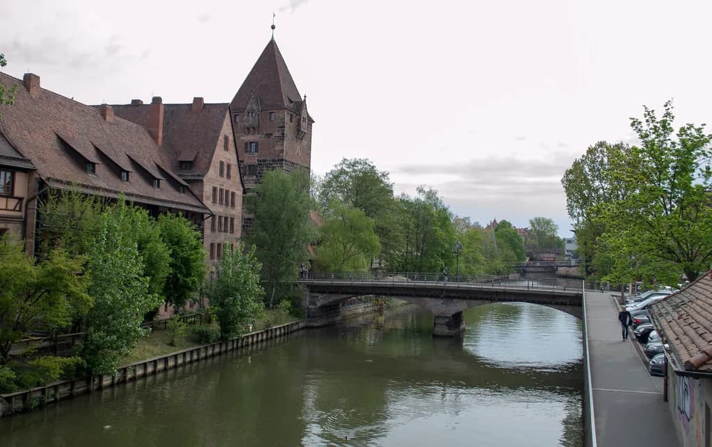 Parking in Nuremberg Old Town: Best Garages & Tips