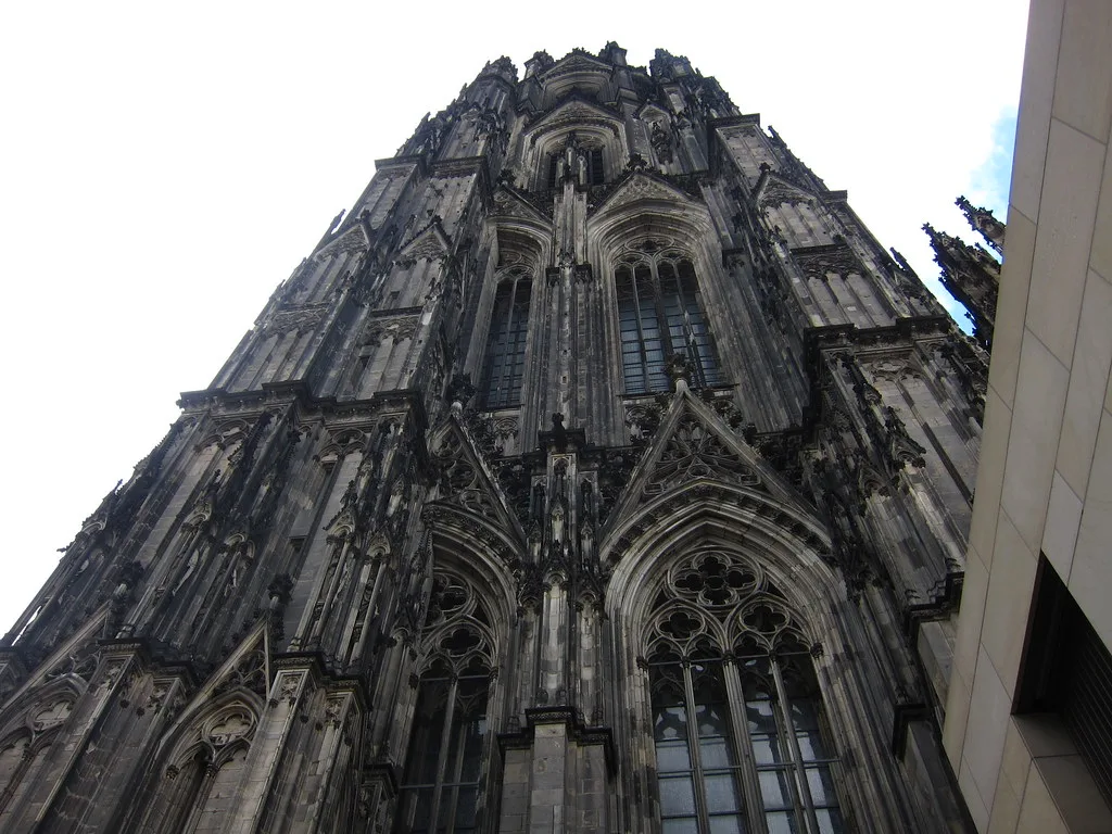 14 Best Cologne Cathedral Photo Spots and Night Guides