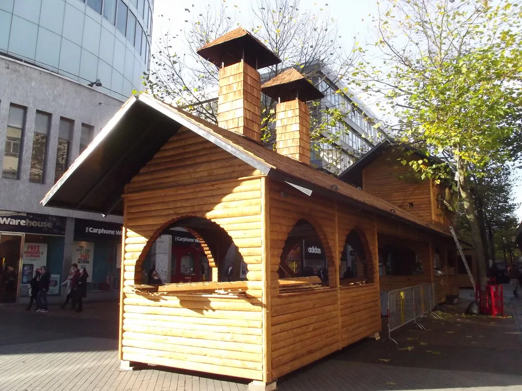 Beyond the Buildings: The Embankment Experience